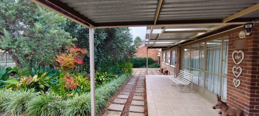 5 Bedroom Property for Sale in Pellissier Free State